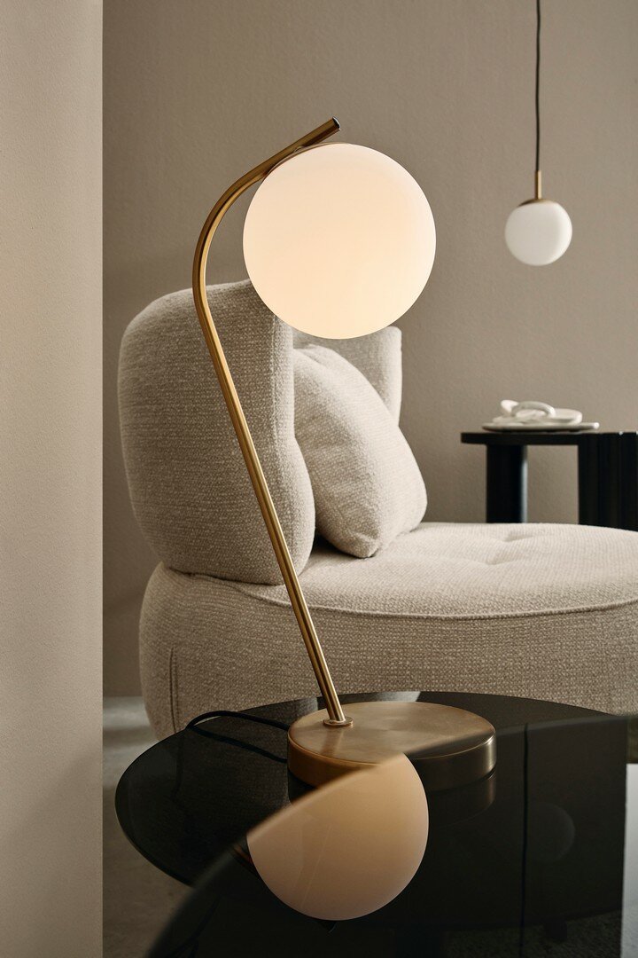 LAMPADA TAV. DELPHINE DORATO H51